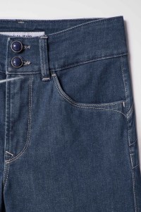 JEANS SECRET PUSH IN