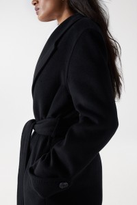 MANTEAU EN TISSU DE LAINE