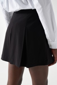 PLEATED FABRIC SKORT