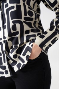 SATIN-FEEL PRINT SHIRT