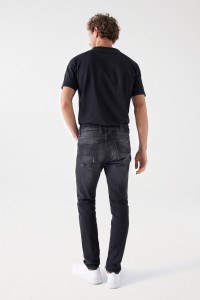 SLIM-JEANS IM DESTROYED-LOOK