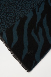 SCARF WITH DOUBLE PRINT