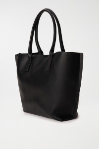 TOTE BAG MIT LEDER-EFFEKT