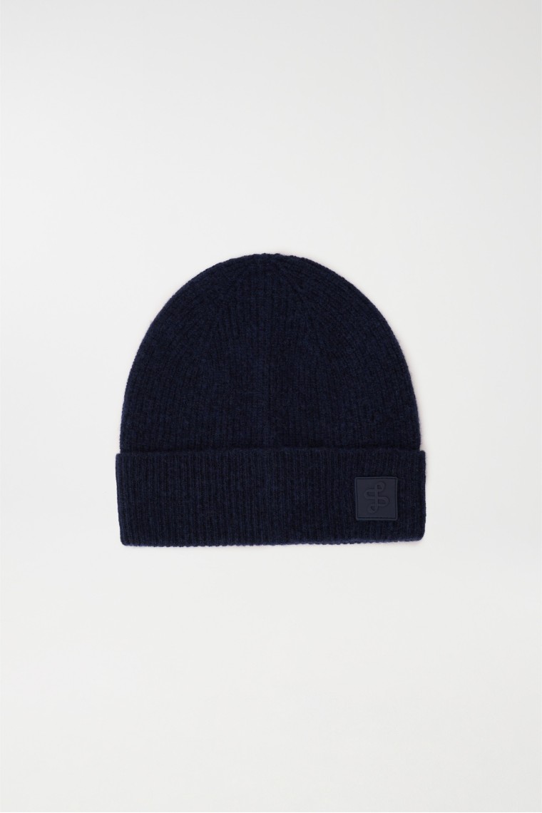 KNITTED BEANIE