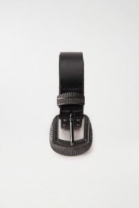 LEATHER BELT WITH METALLIC APPLIQUS