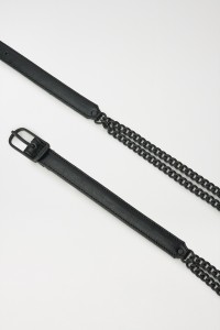 LEATHER BELT WITH CHAIN DETAIL