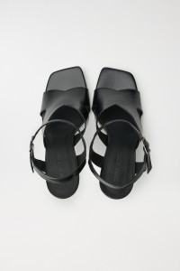 LEATHER SANDALS