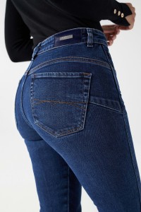 FAITH PUSH IN-JEANS MIT AUSGELASSENEM SAUM