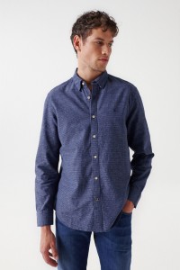 BLUE SHIRT WITH TEXTURED EFFECT