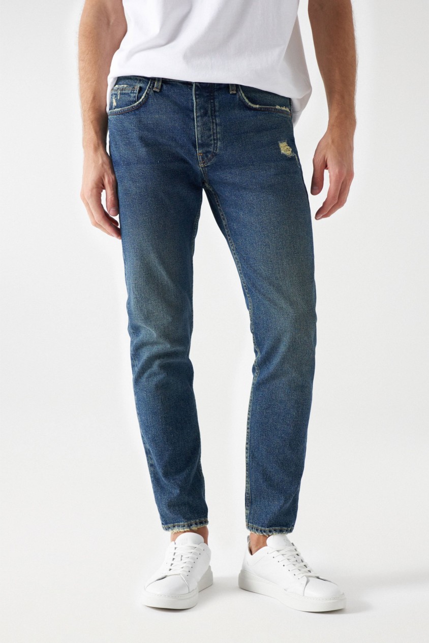 JEANS SLIM COM ROTO