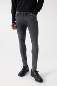 PANTALONES VAQUEROS SKINNY CORTOS