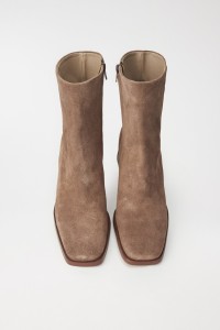 BOTAS DE PIEL