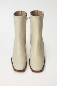 BOTAS DE PIEL