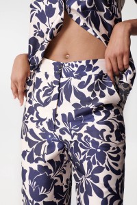 SATIN-FEEL TROUSERS WITH FLORAL PRINT