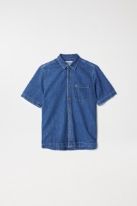 SHORT-SLEEVED DENIM SHIRT