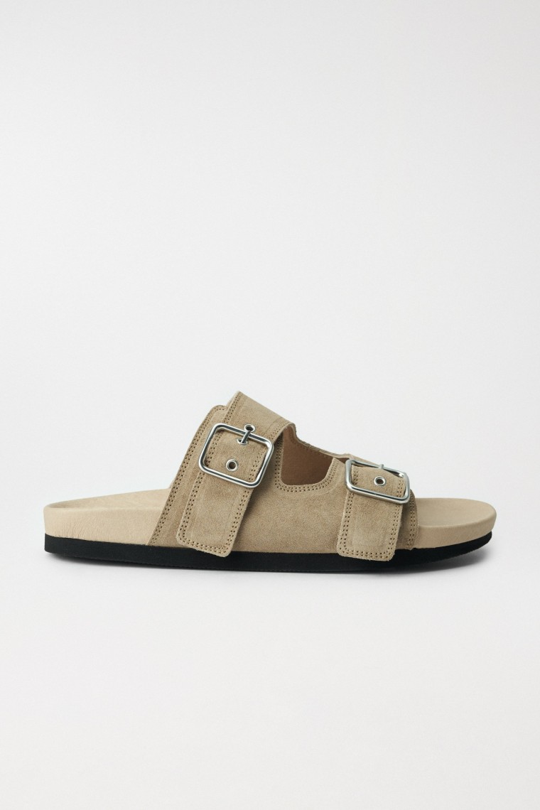 FLAT LEATHER SANDALS WITH BUCKLE