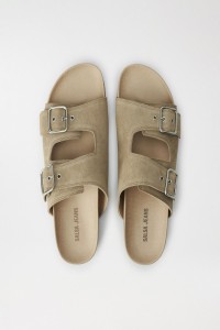 SANDALIAS DE PIEL CON HEBILLAS