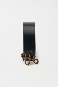 LEATHER BELT WITH GOLD BRANDING ON THE BUCKLE