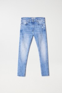 SKINNY MEDIUM WASH JEANS