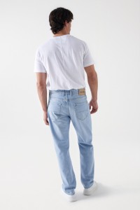 STRAIGHT FIT LIGHT WASH JEANS