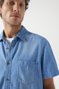 CHEMISE EN DENIM LGER AVEC POCHE