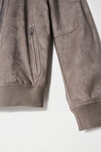 CASACO BOMBER EM SUEDE