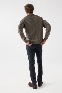 CASACO BOMBER EM SUEDE