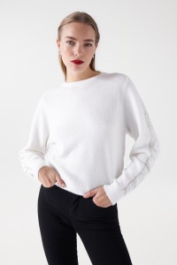 PULL EN LAINE AVEC BRILLANTS