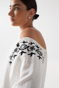 LINEN MIX BLOUSE WITH EMBROIDERY DETAIL