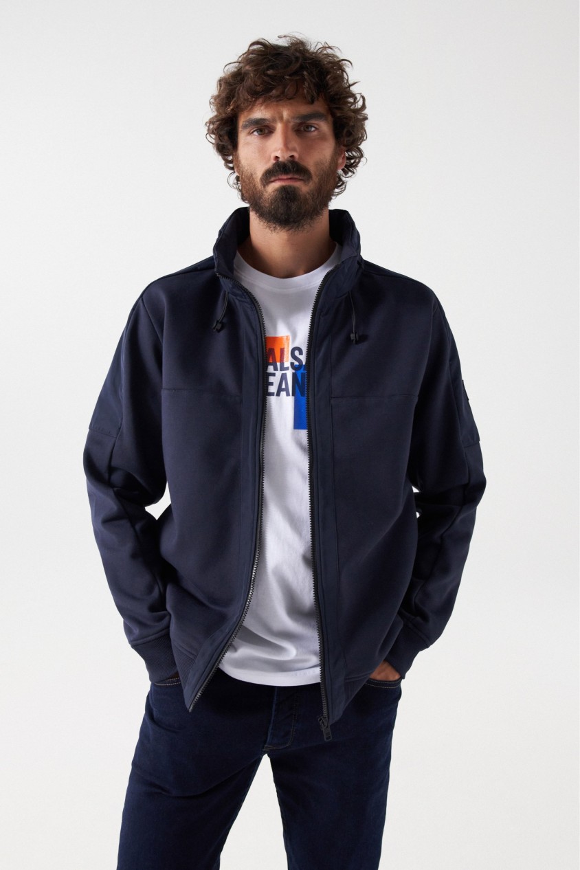 SWEATSHIRT COM FECHO DE CORRER E DETALHES EM TECIDO T?CNICO