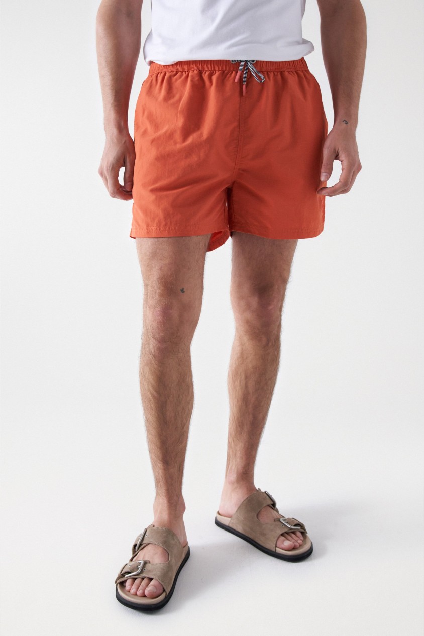 SHORT DE BAIN UNI AVEC CORDON DE SERRAGE