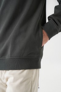 SWEATSHIRT WITH TECHNICAL FABRIC DETAILS