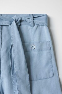 LIGHTDENIM SHORTS WITH POCKETS