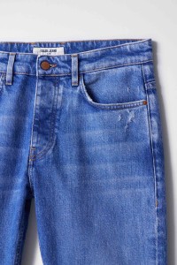 SLIM FIT MEDIUM WASH JEANS