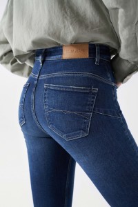 CROPPED SLIM FAITH PUSH IN JEANS WITH FRAYED HEM