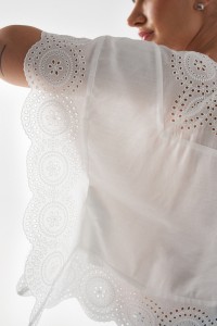 EMBROIDERED TOP