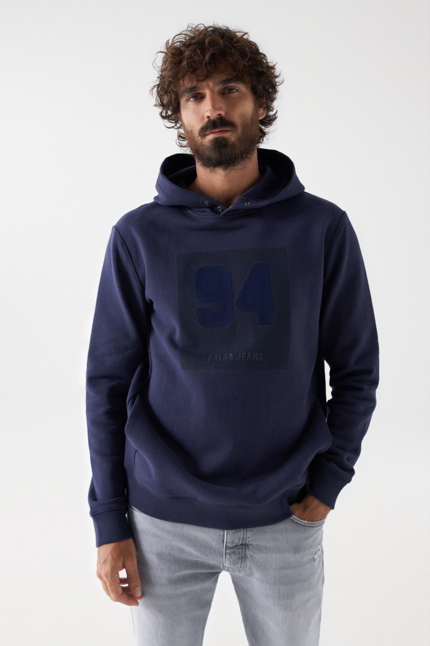 SUDADERA CON CAPUCHA Y ESTAMPADO