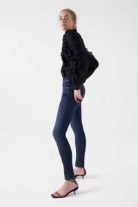 SECRET PUSH IN SKINNY JEANS WITH DETAILS