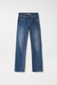 SECRET PUSH IN STRAIGHT JEANS WITH BUTTON DETAIL