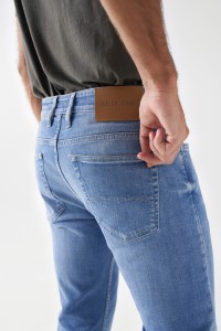 SLIM FIT JEANS