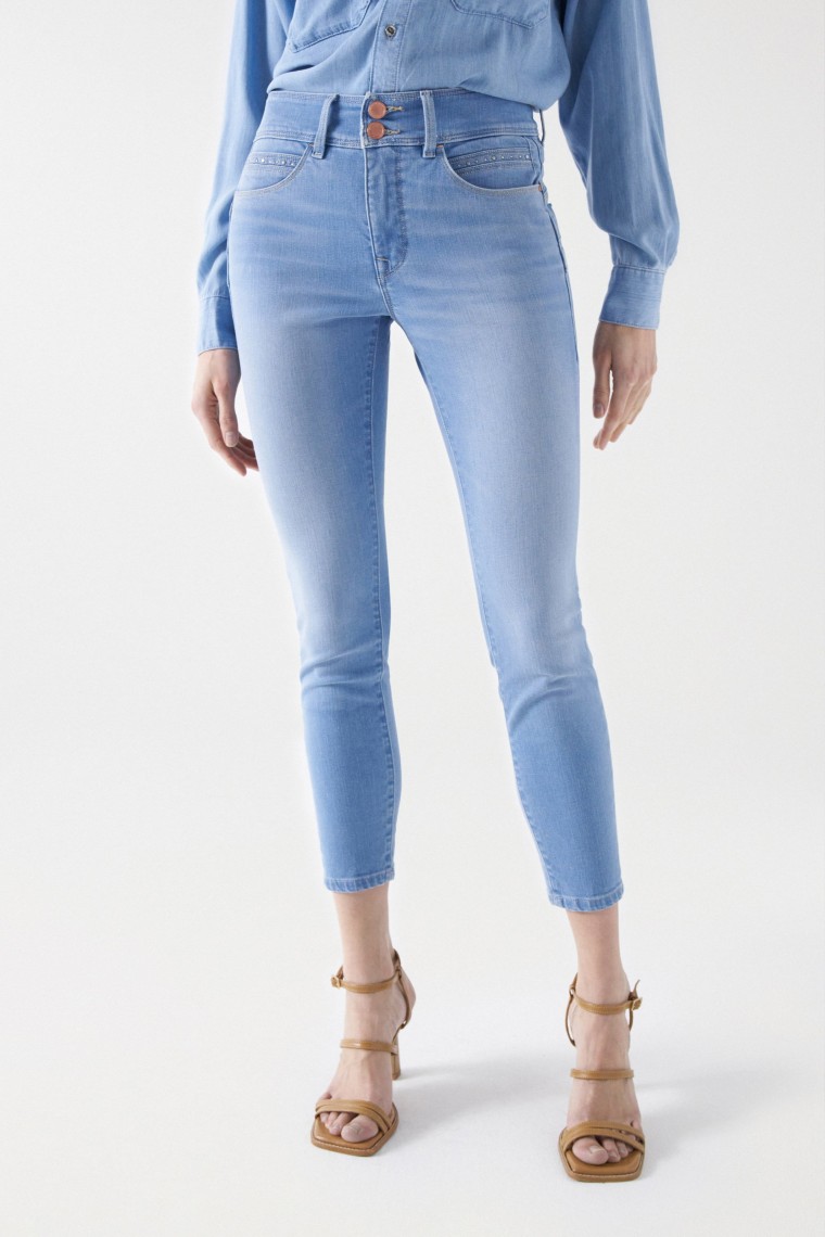 JEAN SECRET PUSH IN CROPPED SKINNY AVEC BRILLANTS SUR LES POCHES