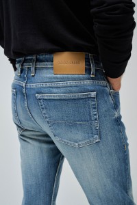 SLIM FIT JEANS