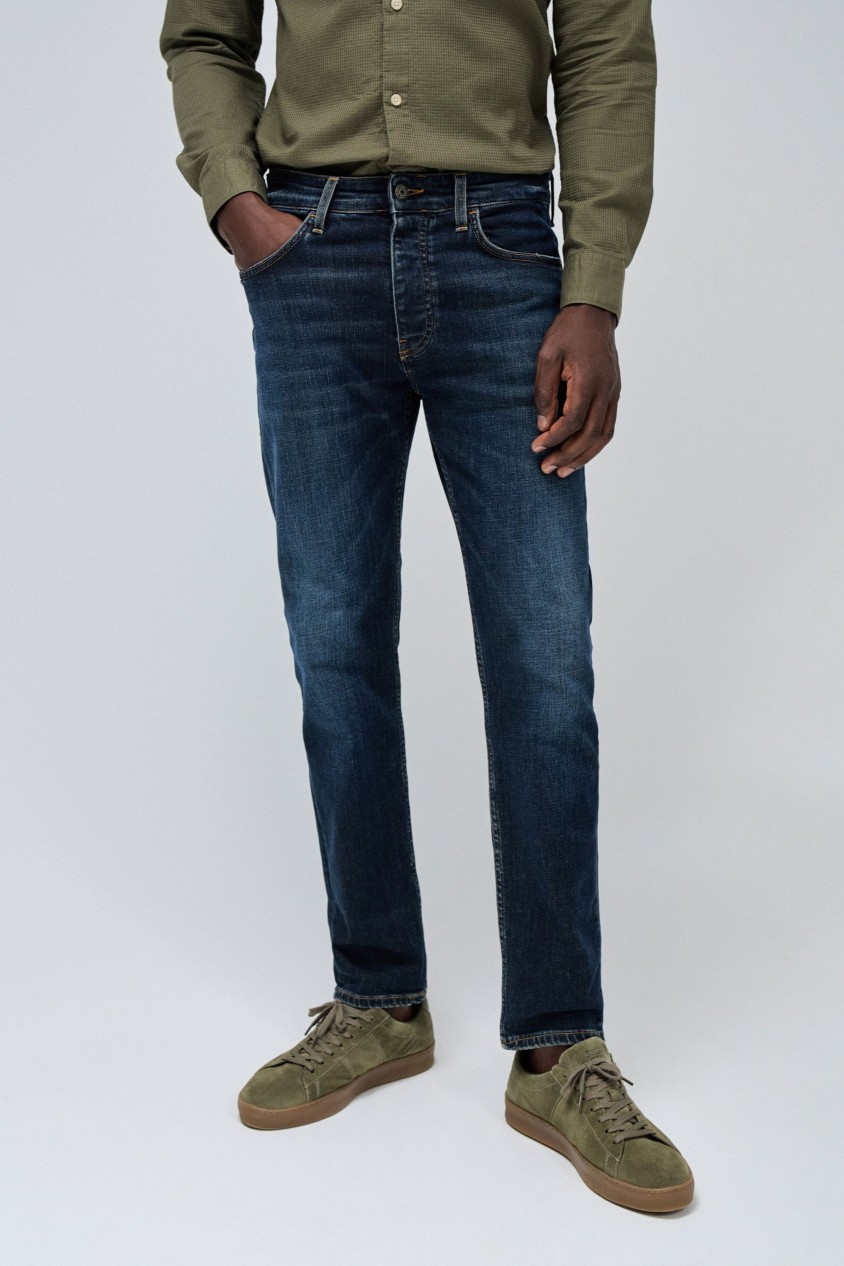 SLIM FIT JEANS