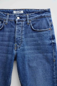 JEANS SLIM FIT MIT MITTLERER WASCHUNG