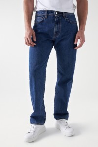 STRAIGHT LEG JEANS