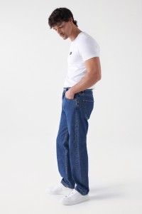 STRAIGHT LEG JEANS