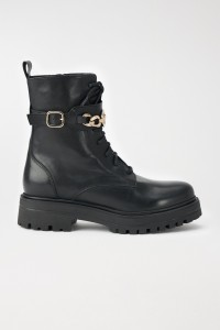 BOTTES EN CUIR AVEC LACETS ET CHANE