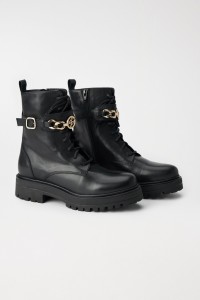 LEATHER BOOTS WITH LACES AND CHAIN