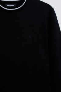 BLACK KNIT SWEATER WITH T-SHIRT COLLAR