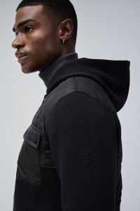 JACKET MIXES MATERIALS WITH ZIP